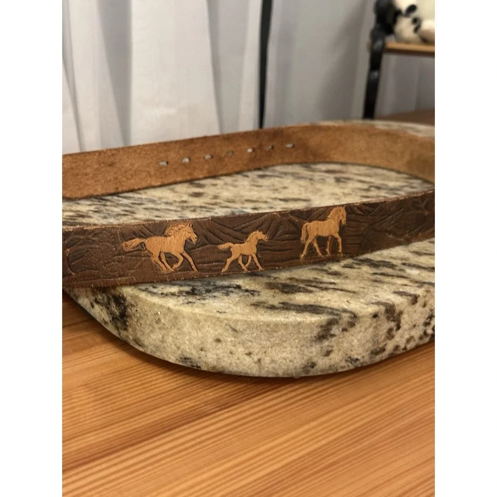Vintage Men's Western Deep Hand Tooled Horse Design Mountains‎ Forest Engraved